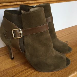 CLOSET CLEAROUT NEW Marc Fisher QMShimmee A278423Brown Ankle Heel Boot